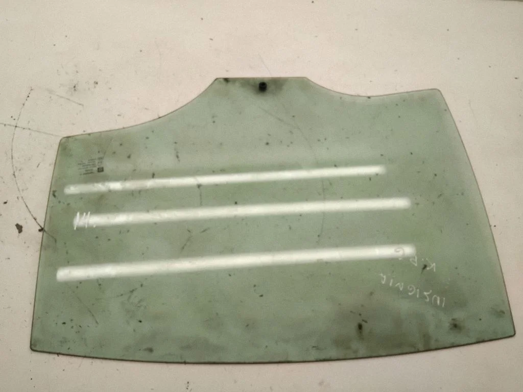 Rear door window glass DOT747M540AS2