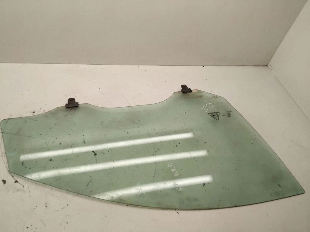 Front door window glass four-door DOT618M351AS2