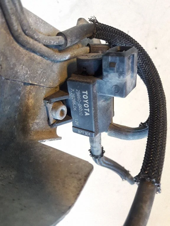 Vacuum valve – Toyota Avensis T250 (2006-2009)