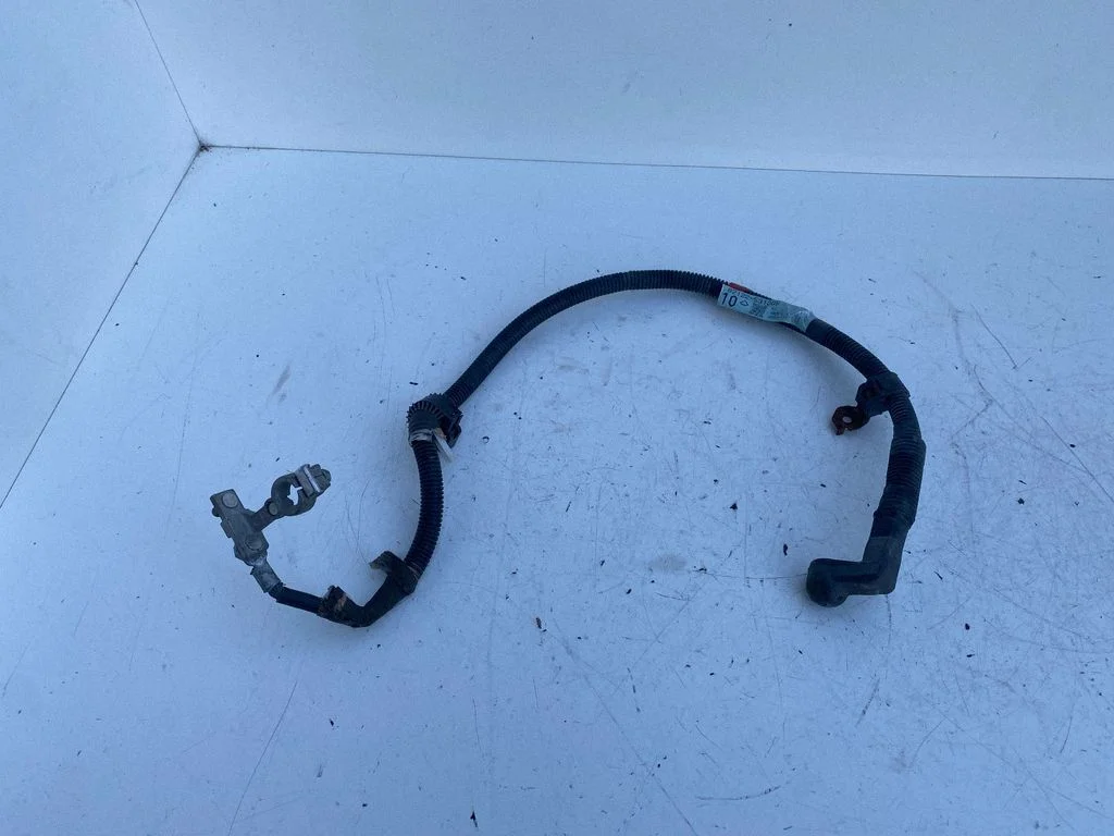 Positive cable (battery) 8212253100F