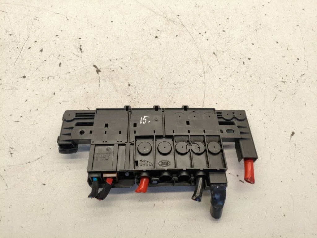 Plussjuhtmete ühendussõlm – Land Rover Discovery Sport (2014-)