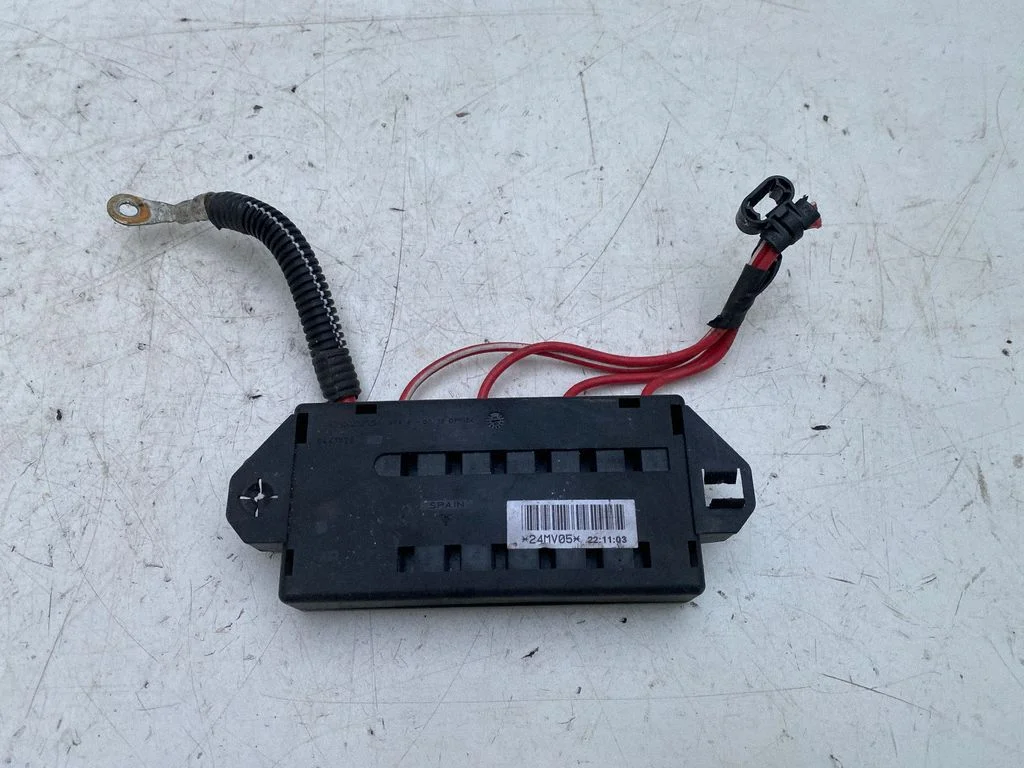 Plusa vadu savienojuma mezgls 9441776