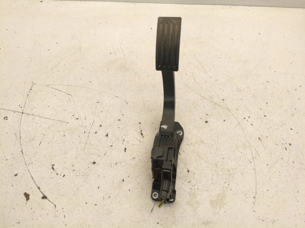 Accelerator throttle pedal BV619F836AB