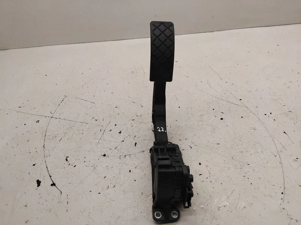 Accelerator throttle pedal – Skoda Fabia Mk2 (5J) (2007-2014)
