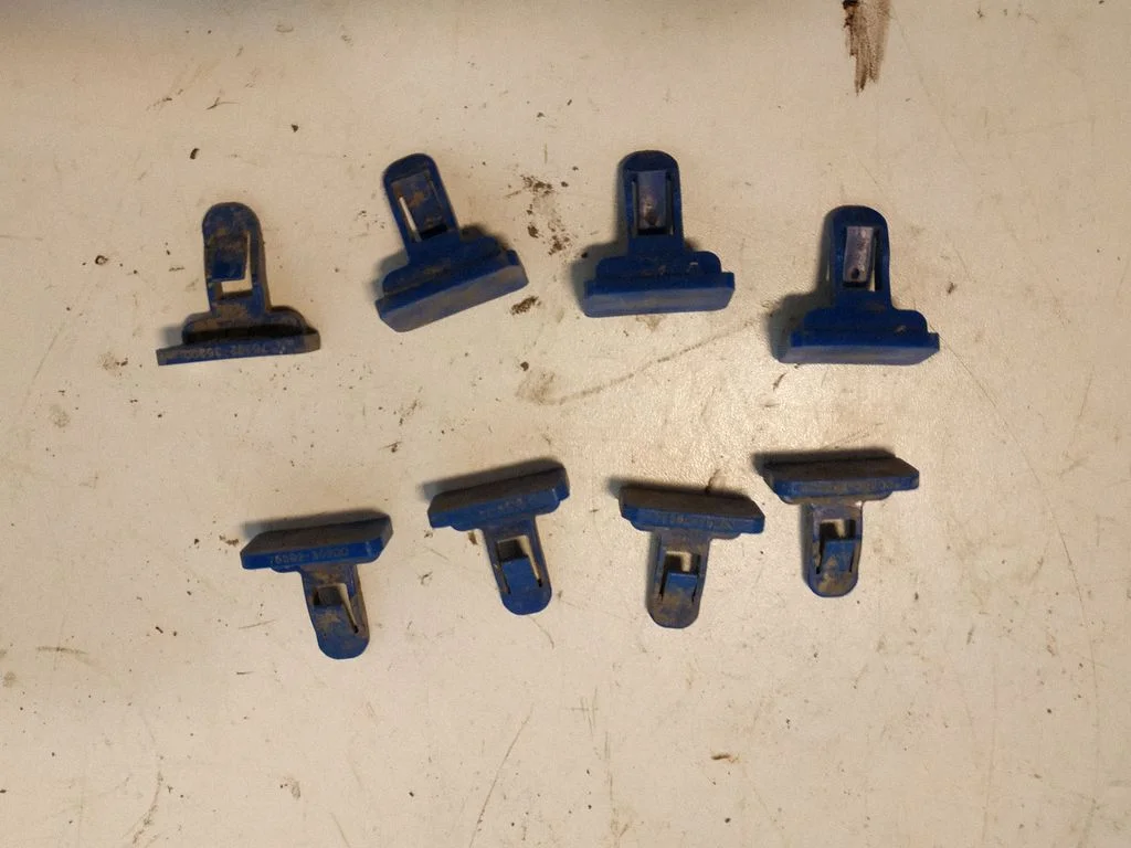 Bumper support mounting bracket corner 7539235200