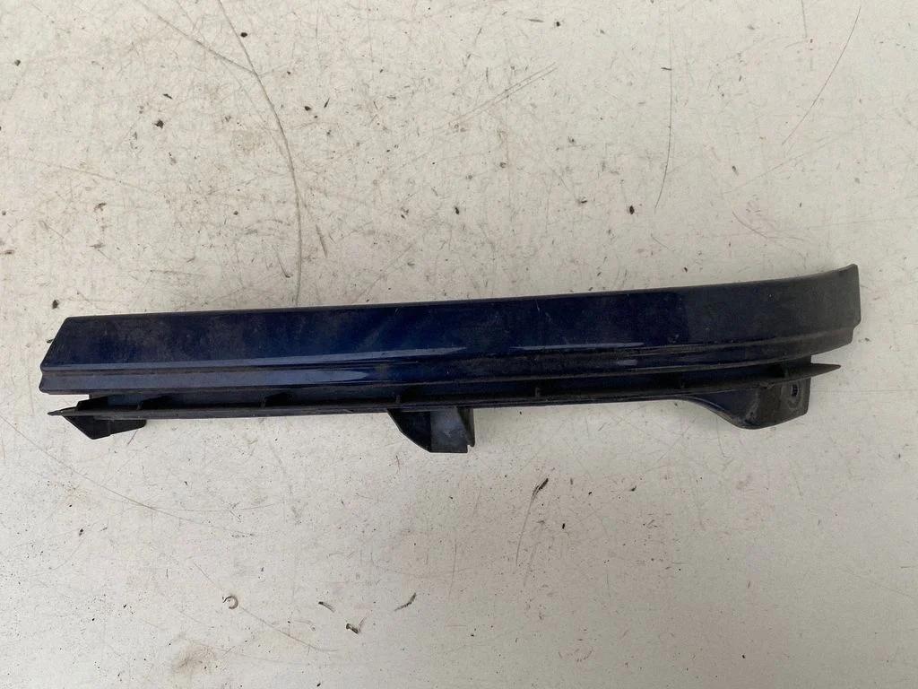 Under headlight/headlamp trim 90580651