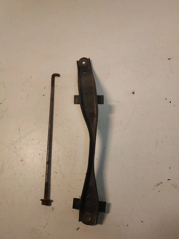Battery bracket