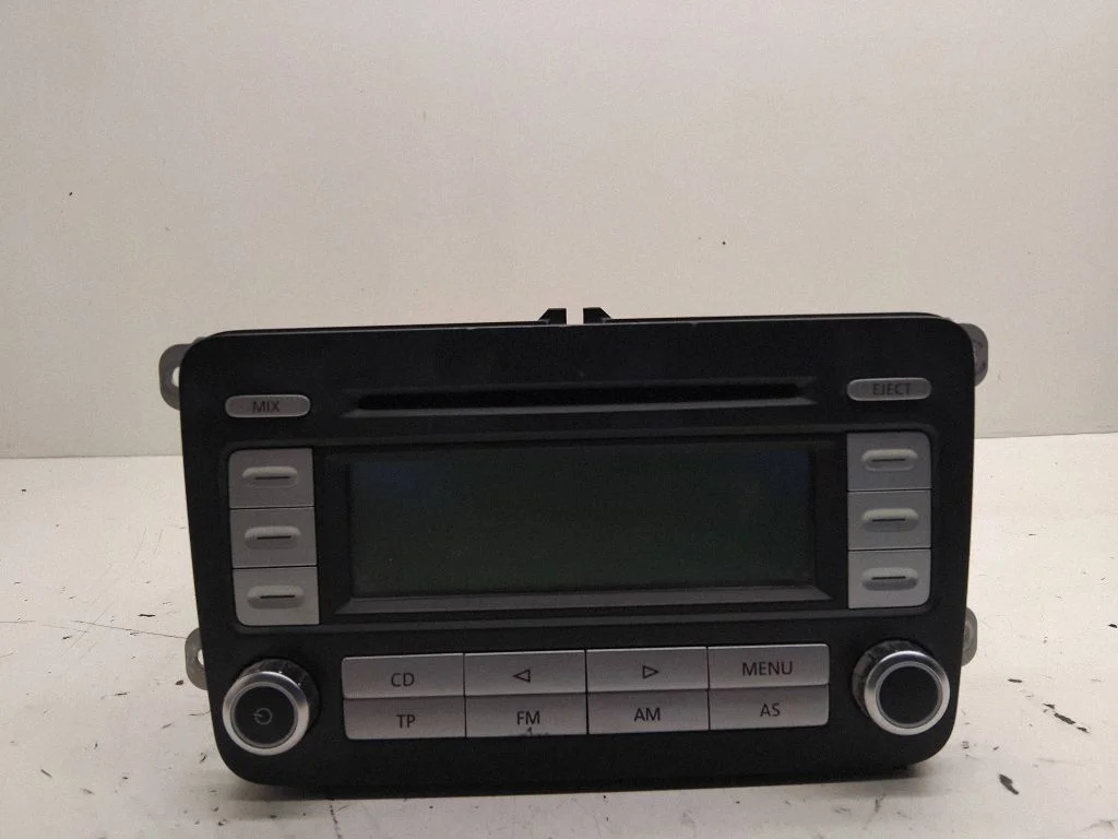 Radio/CD/DVD/GPS head unit – Volkswagen Golf Plus (2005-2013)