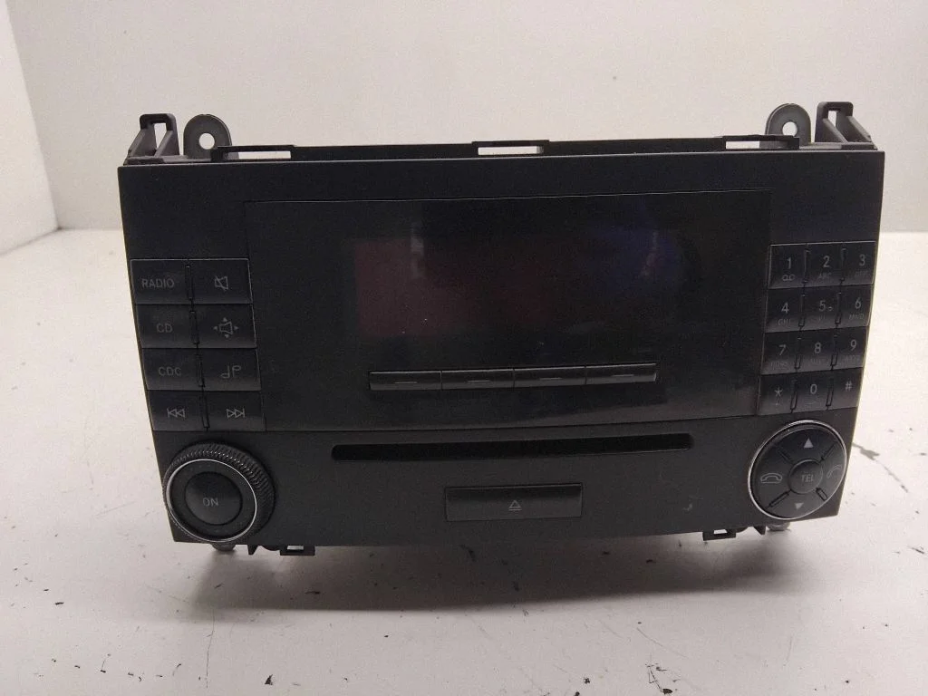 Radio/CD/DVD atskaņotājs/navigācija A1698700689