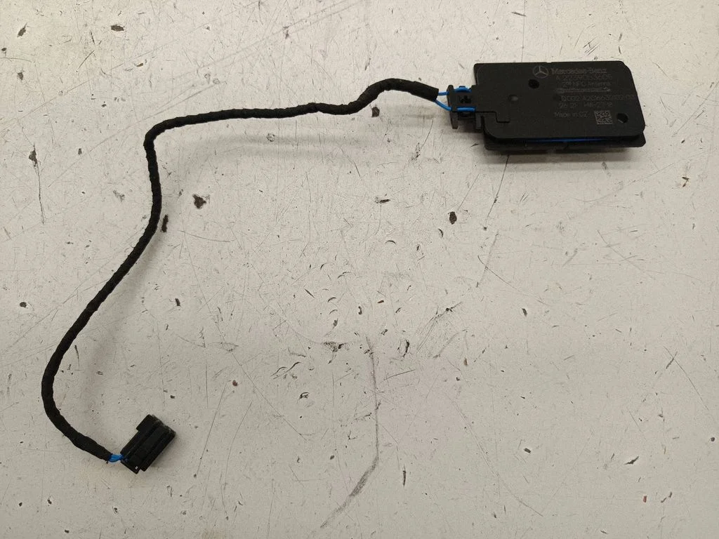 Antenas pastiprinātājs A2239053605