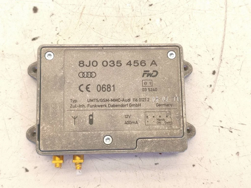 Wzmacniacz antenowy 8J0035456A