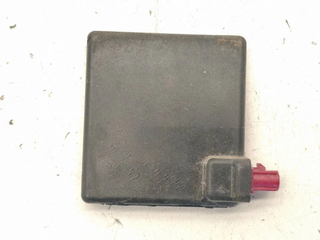 Aerial antenna amplifier – Volkswagen e-Golf (2014-)