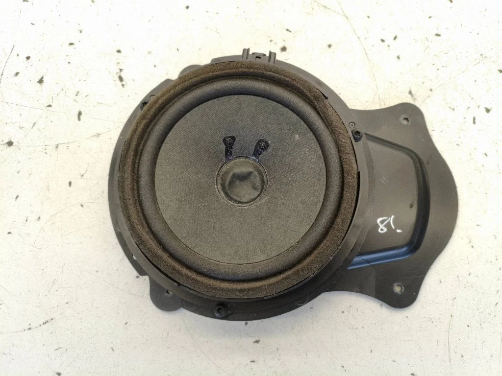 Skaļrunis (-ņi) priekšējās durvīs – Ford Focus (2010-2017)