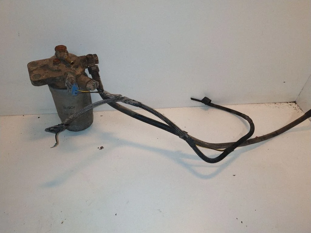 Fuel filter bracket/mount holder – Volvo V70 (2000-2004)