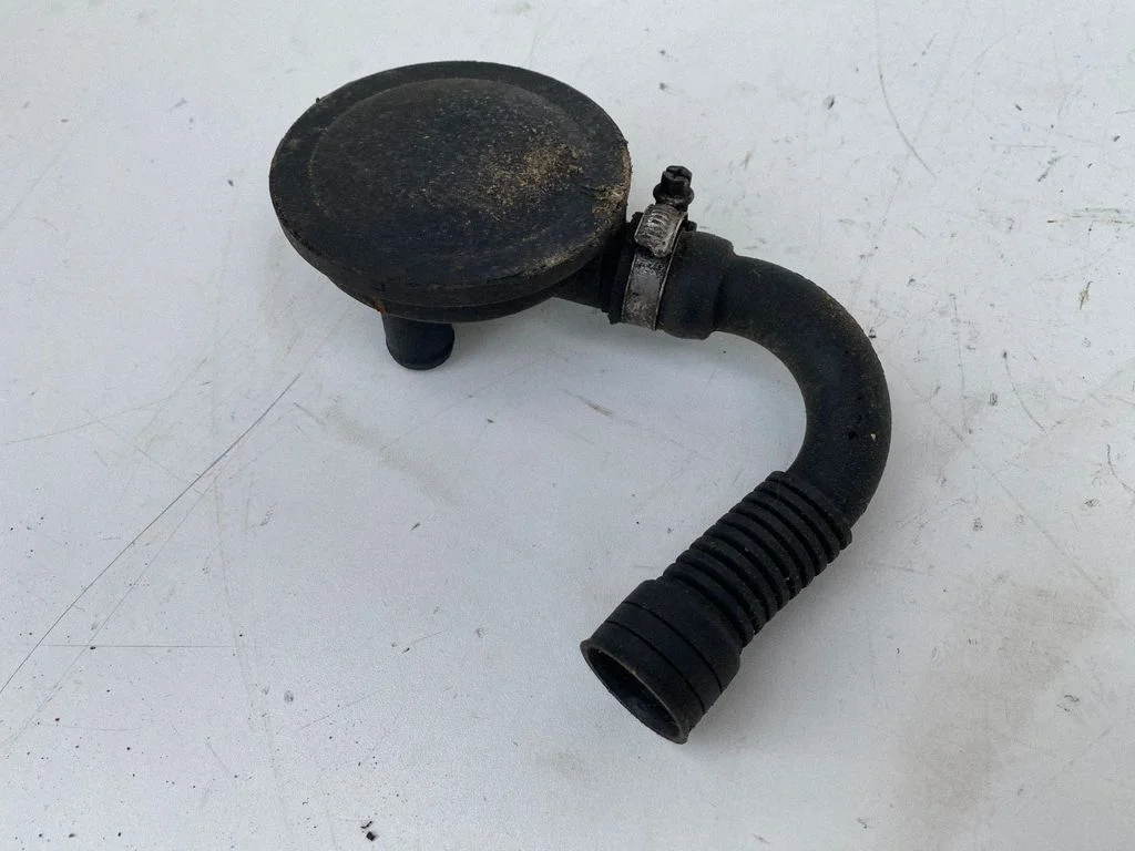 Breather/breather pipe/hose – Skoda Octavia Mk1 (1U) (1996-2004)