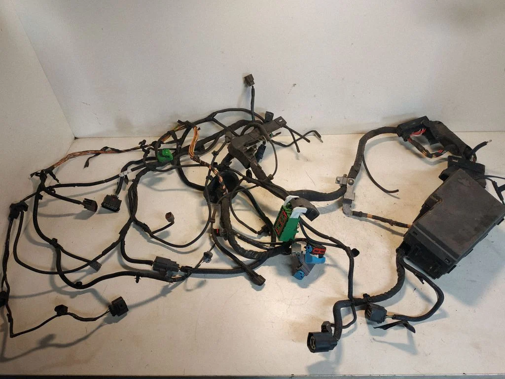 Motora vadu instalācija 30772550
