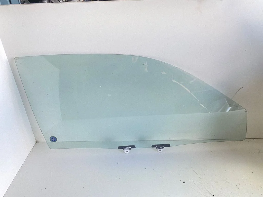 Front door window/glass (coupe) – right