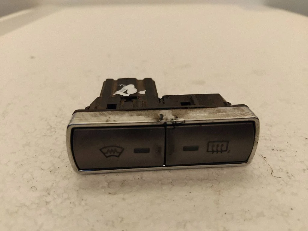 Stikla apsildes slēdzis 6M2T18K574AD