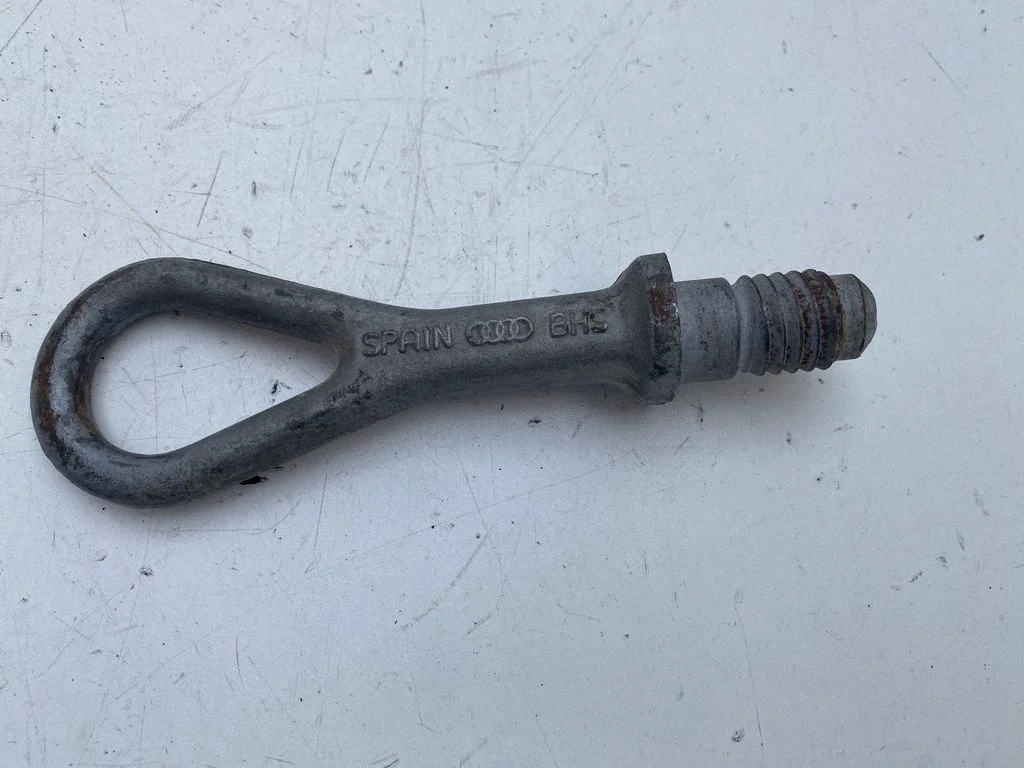 Towing hook eye – Audi A6 S6 C5 4B (1997-2005)
