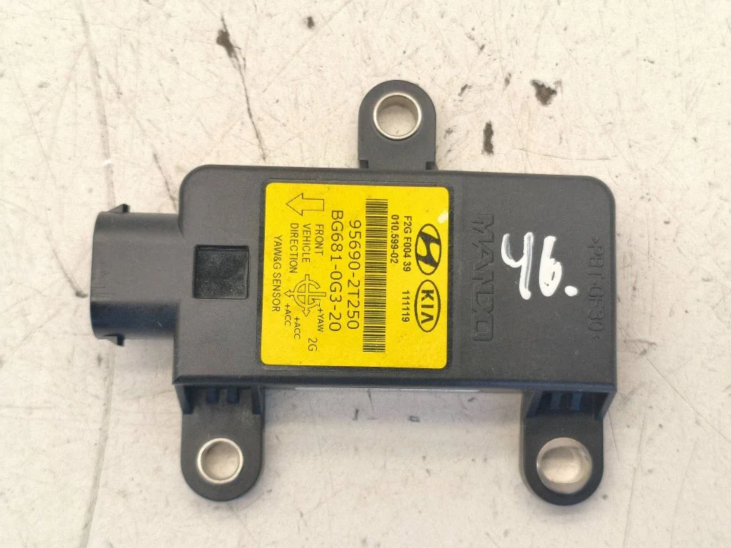 ESP (stabilitātes sistēmas) sensors (paātrinājuma sensors) – Hyundai i40 (2011-)