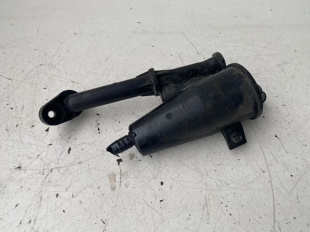 Oil breather separator – Opel Insignia A (2008-2017)