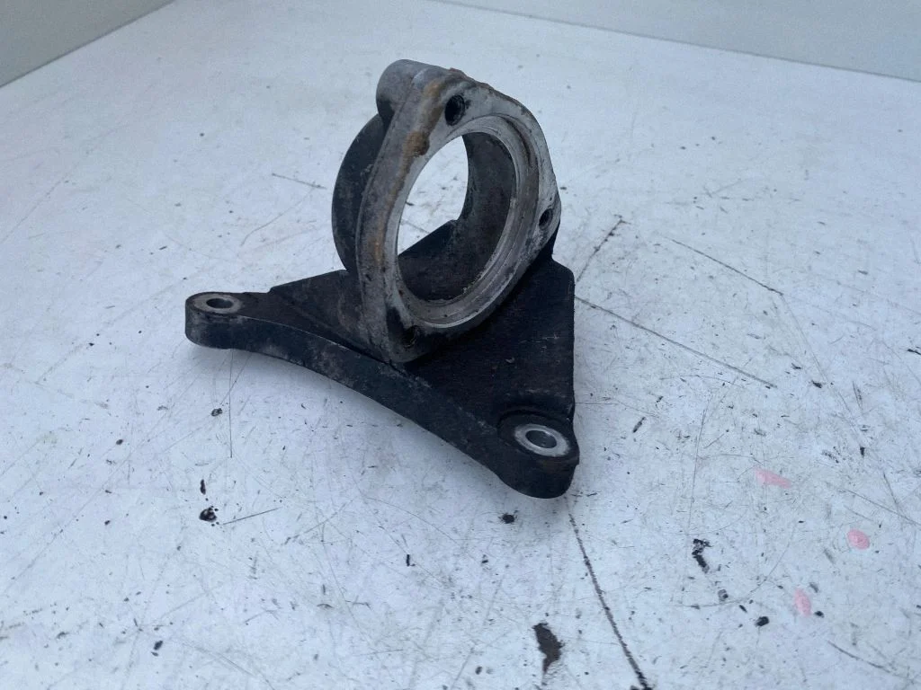 Driveshaft support bearing bracket 13219107
