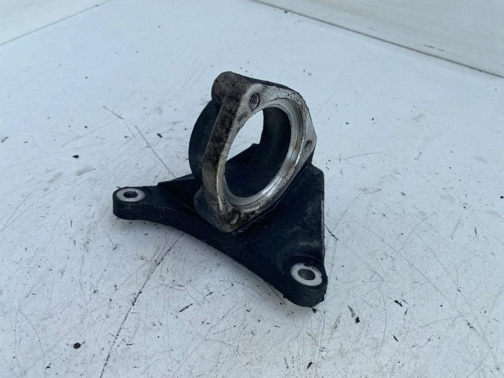 Driveshaft support bearing bracket 13219107