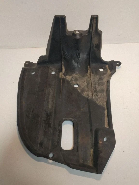 Rear bumper underbody cover/under tray – Toyota Avensis T250 (2003-2006)