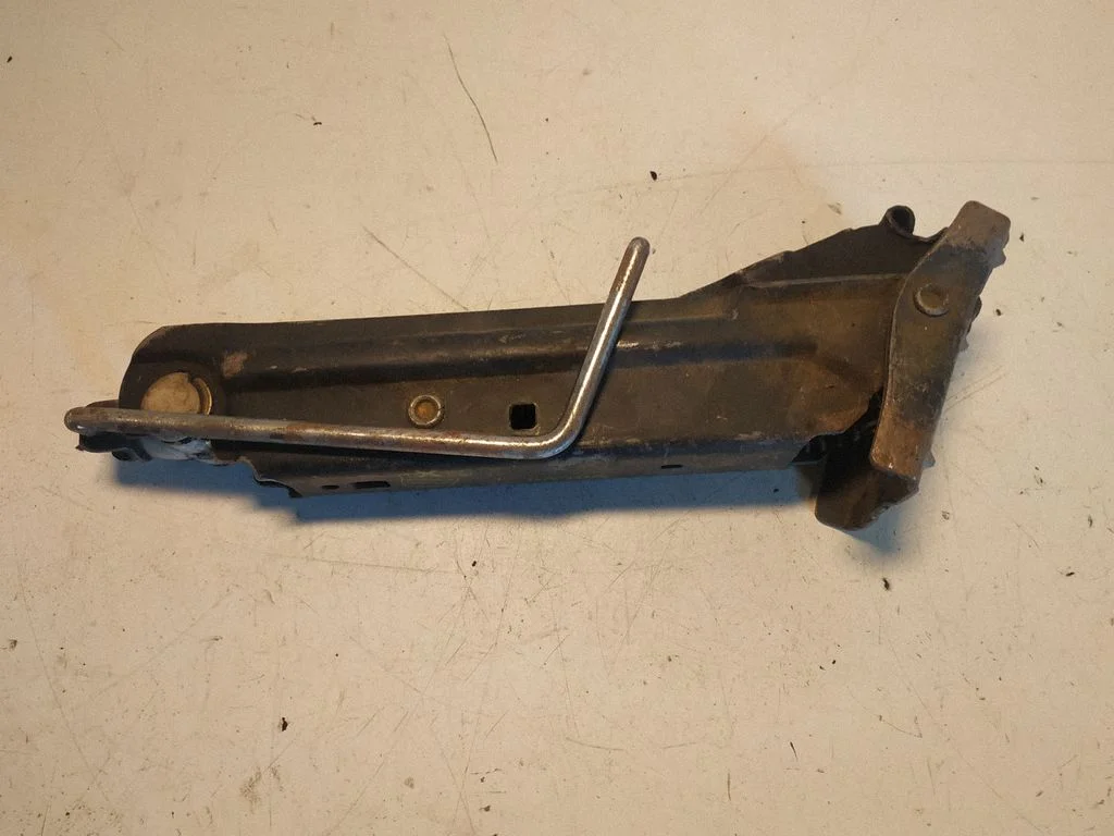 Lift Jack – Volvo V70 (2000-2004)