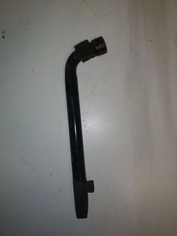 Wheel nut wrench – Ford Mondeo Mk III (2000-2007)