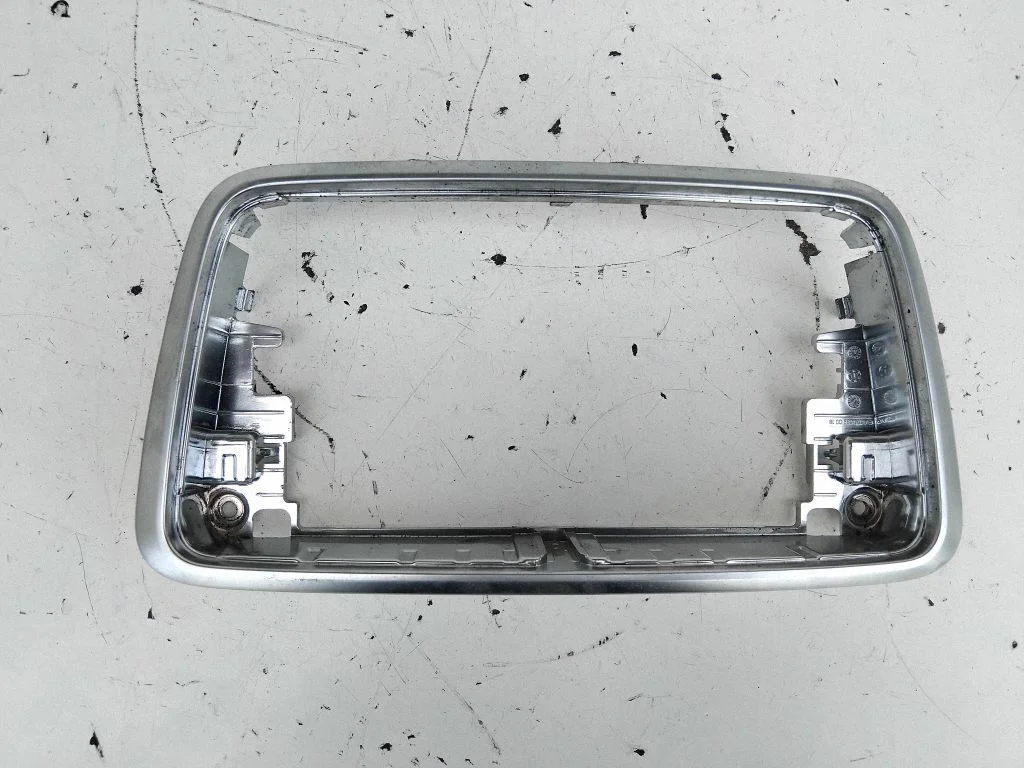 Radio/GPS head unit trim – Mercedes-Benz A-Class W176 (2012-2018)