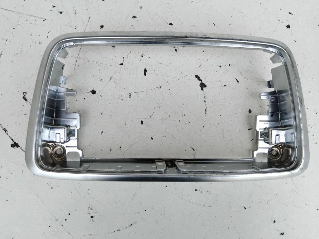 Radio/GPS head unit trim – Mercedes-Benz A-Class W176 (2012-2018)