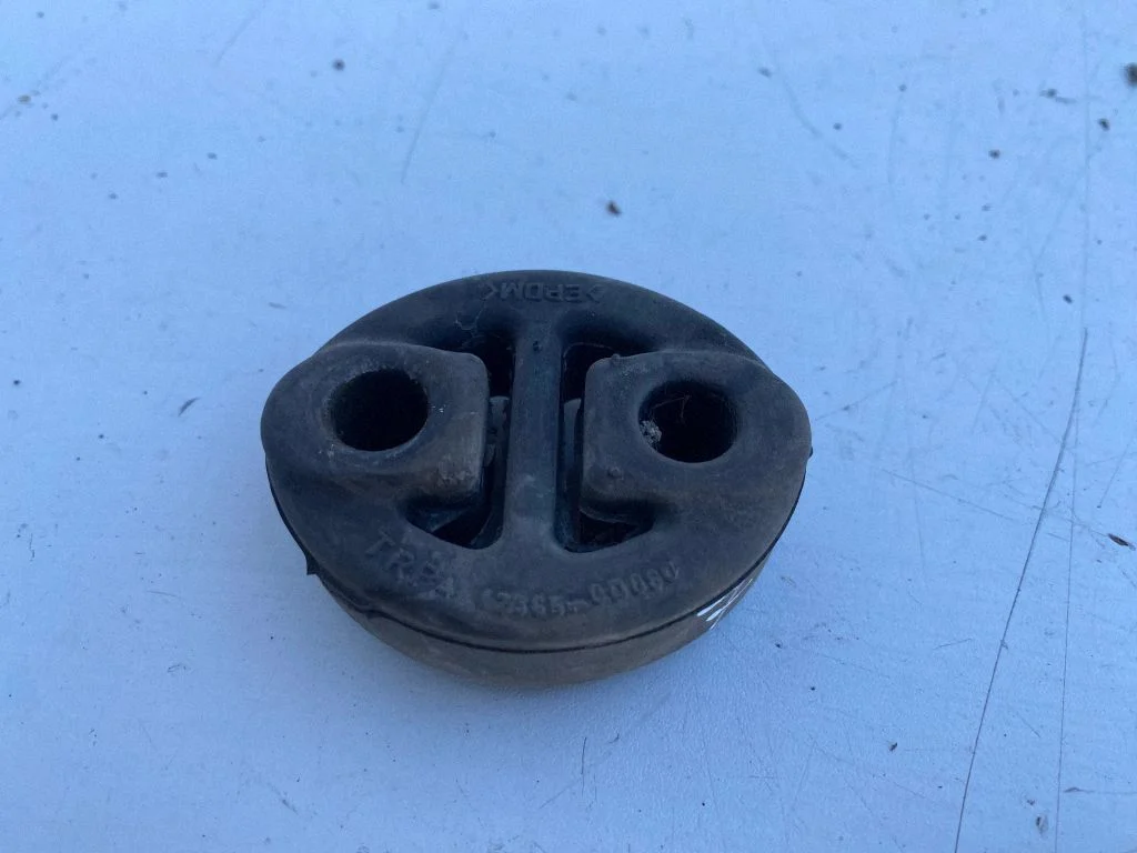 Muffler mount bracket/holder 175650D060
