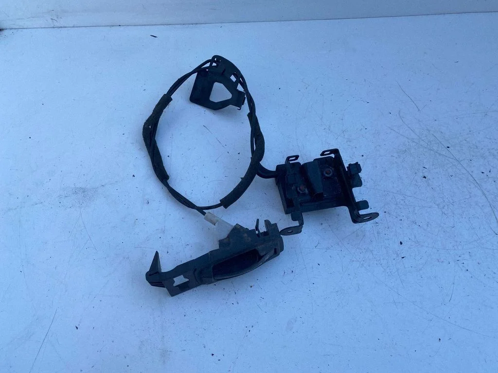 Seat back rest lock catch – Volvo S80 (2004-2006)