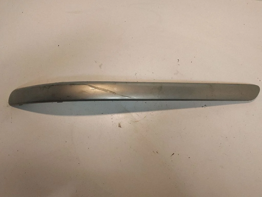 Rear bumper trim bar molding – Toyota Avensis T250 (2003-2006)