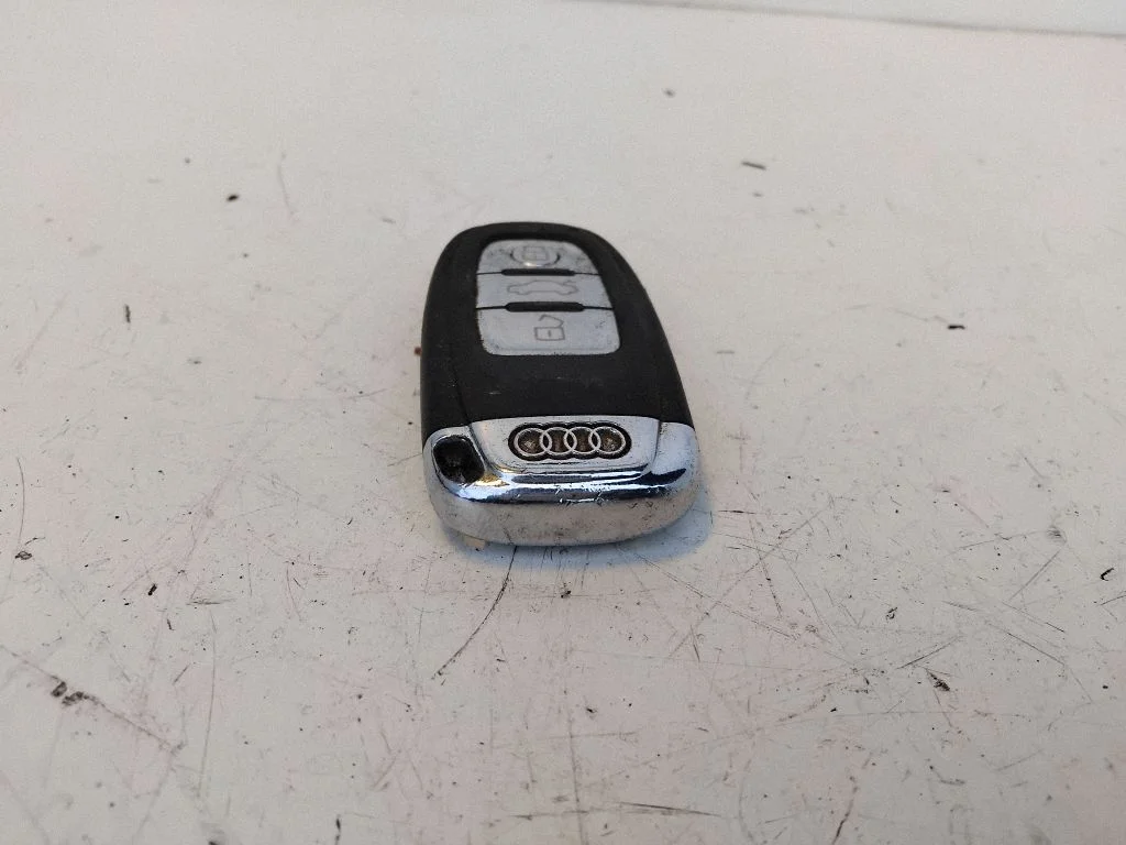 Süütevõti/kaart 8T0959754D