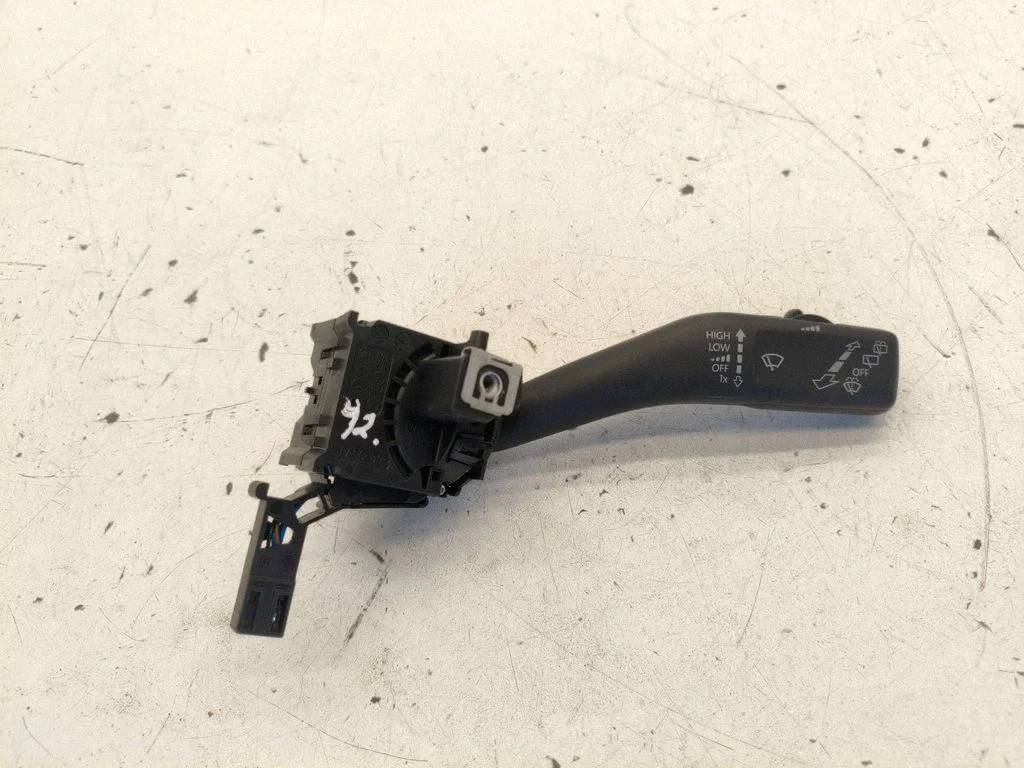 Wiper control stalk – Volkswagen Golf Plus (2005-2013)