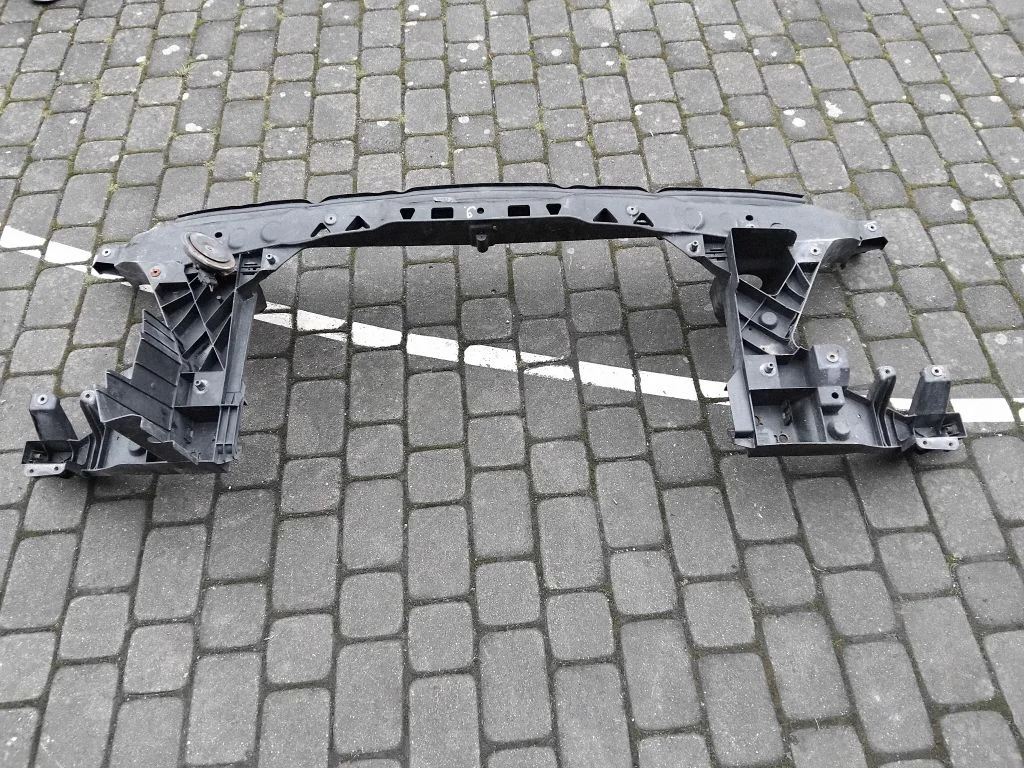 Radiatoru paneļa augšējā daļa A9068800203