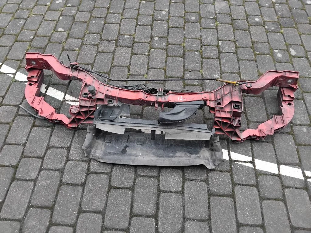 Radiatoru paneļa augšējā daļa BM518327AA