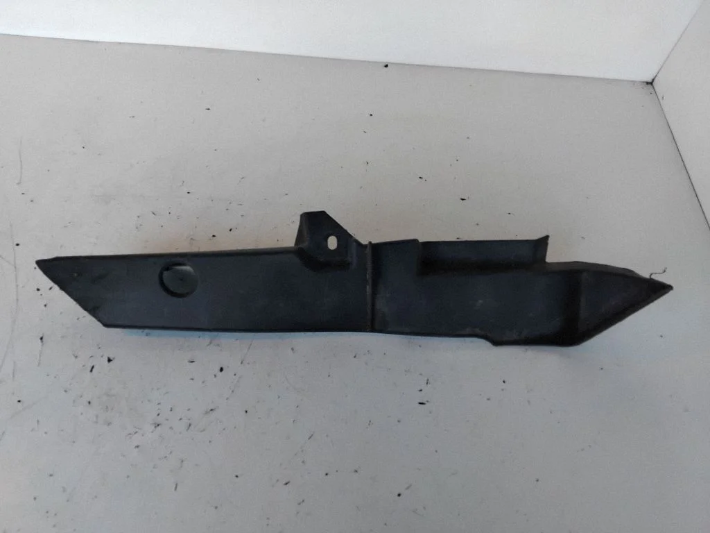 Fender trim (molding) 74207