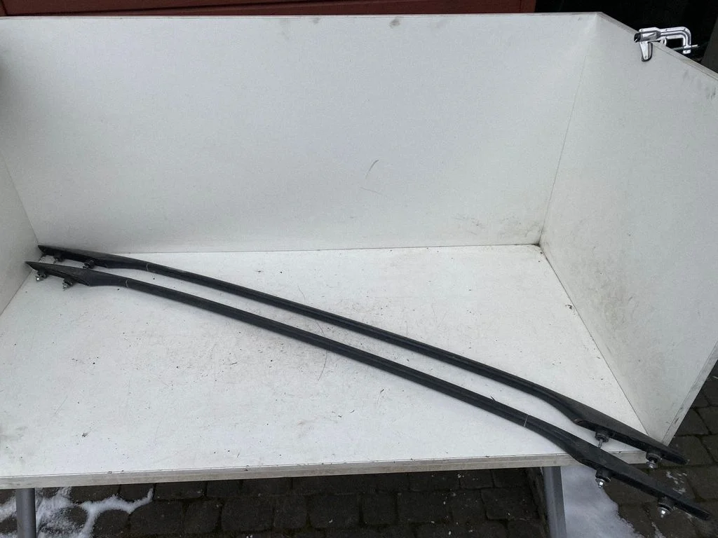 Roof bar rail