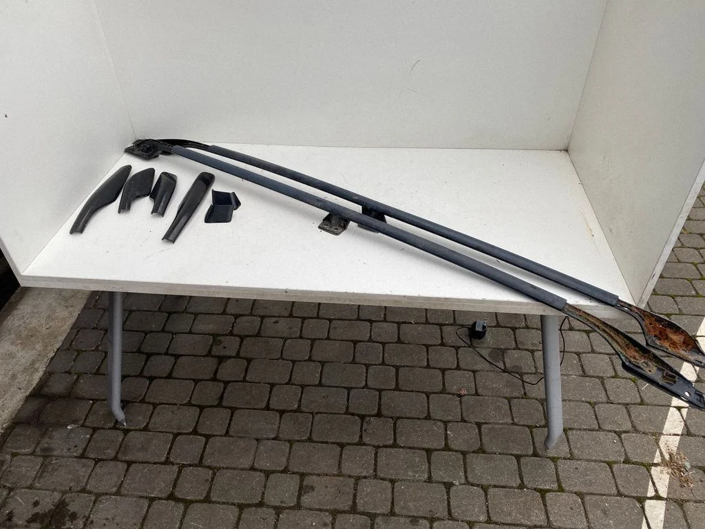 Roof bar rail