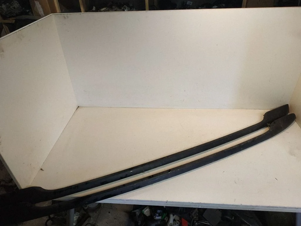 Roof bar rail – Ford Mondeo Mk III (2000-2007)