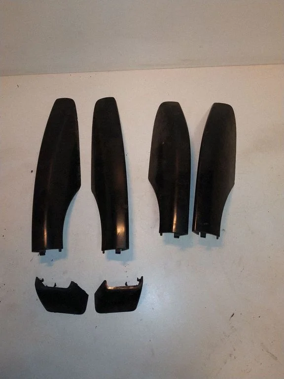 Roof bar rail – Toyota Avensis Verso (2001-2009)