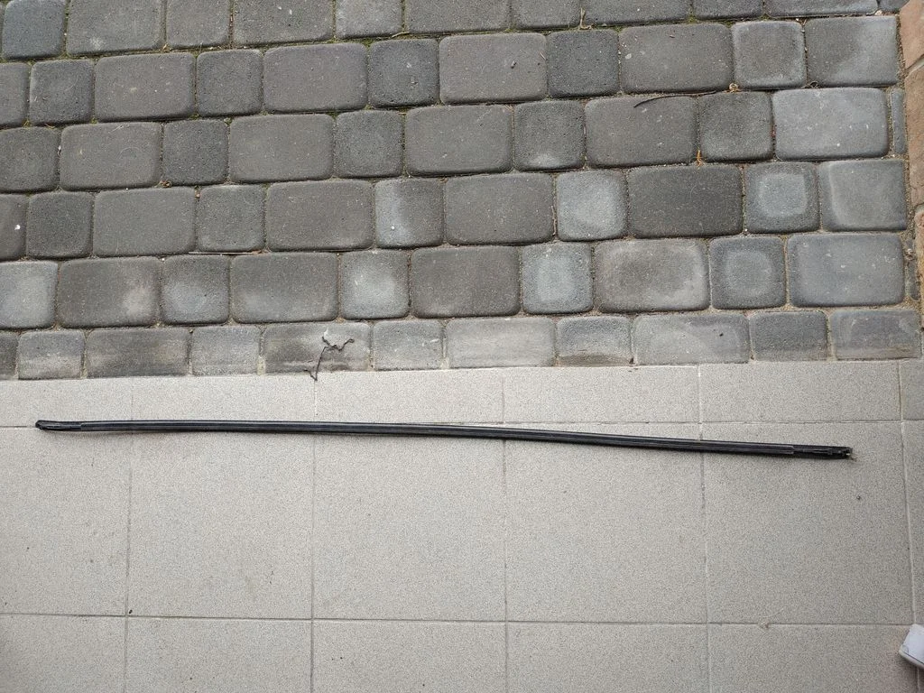 Katuse liist „molding" – parem