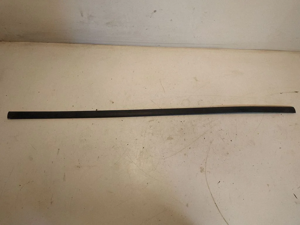 Roof trim bar molding cover