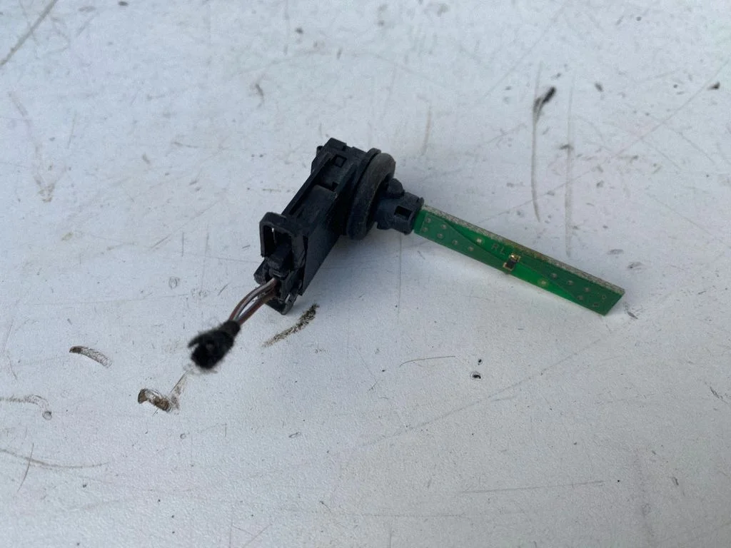 Salongi temperatuuri andur – Audi A6 Allroad C5 (1999-2005)