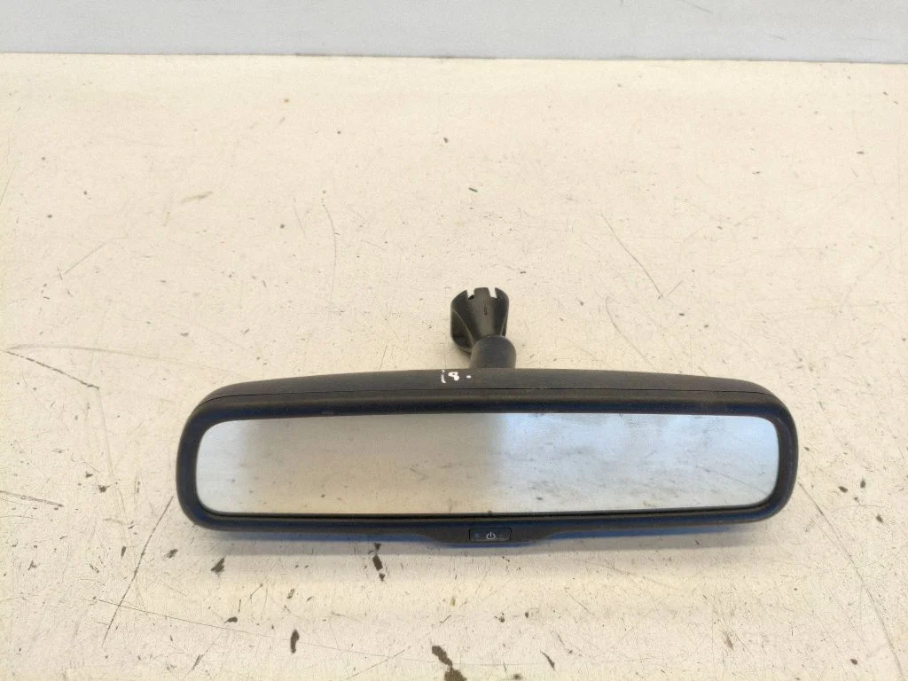 Rear view mirror (interior) E11026654