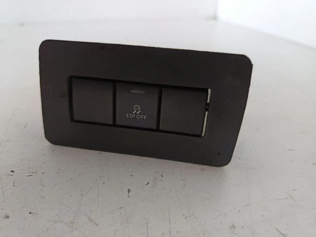 ESP (stabilitātes sistēmas) slēdzis 96645105XT