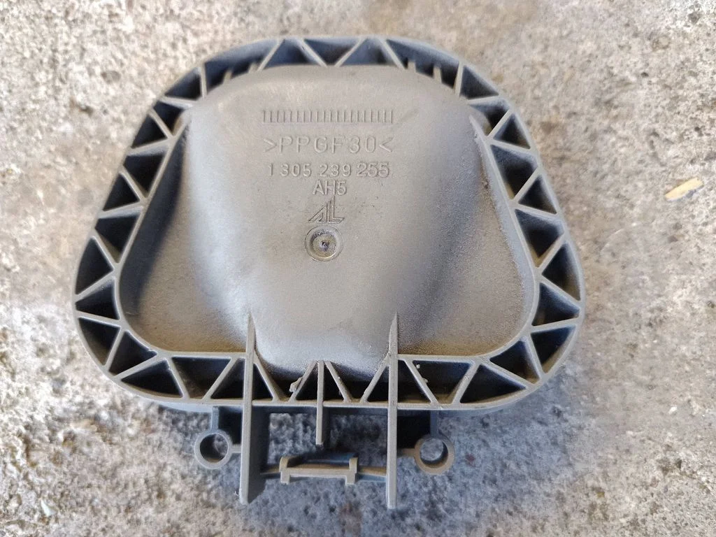 Esitule tolmukate – Volkswagen Transporter - Caravelle T5 (2003-2015)